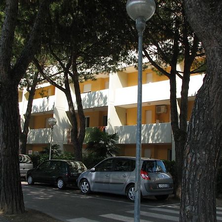 Cinzia Apartment Bibione Bagian luar foto