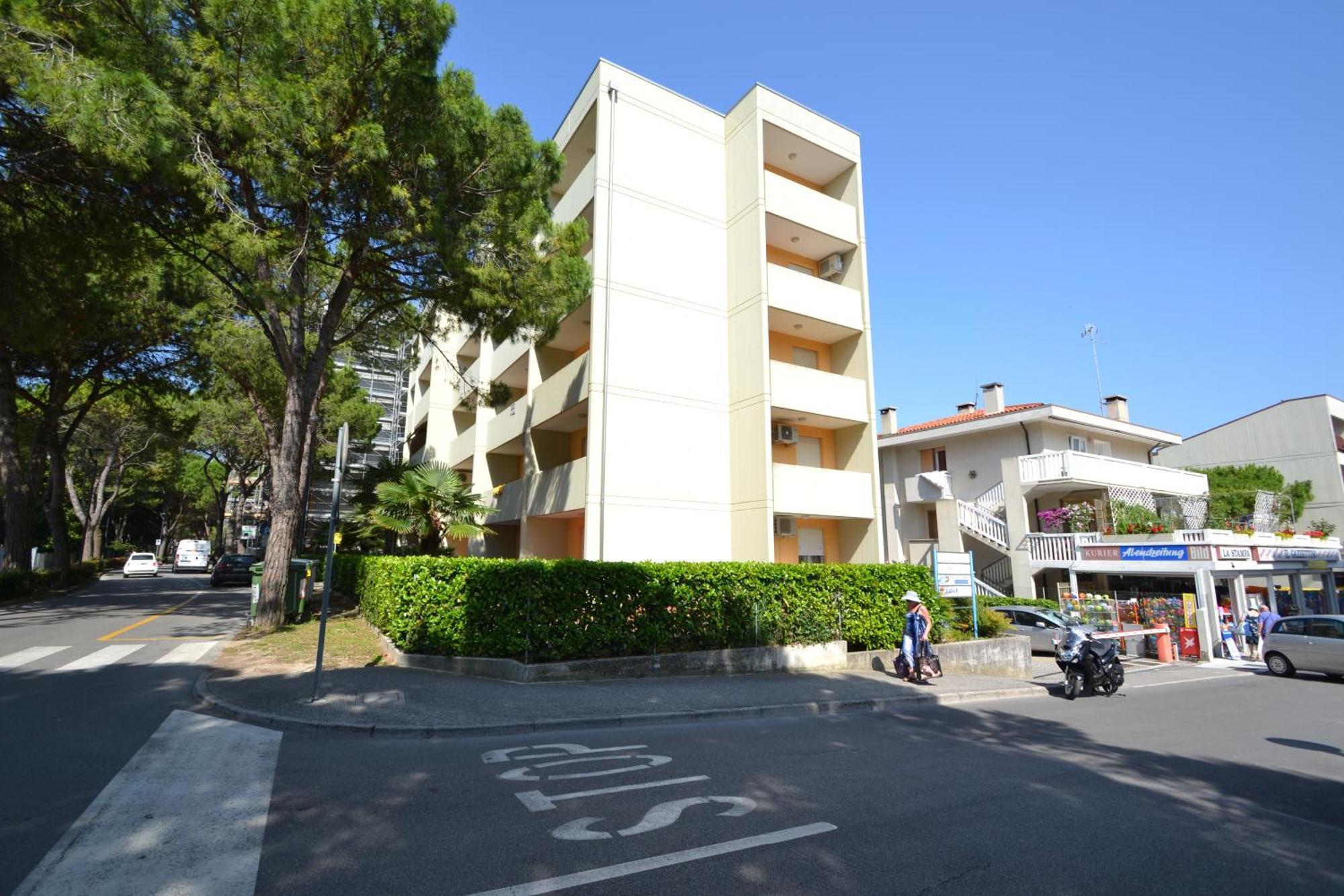 Cinzia Apartment Bibione Bagian luar foto