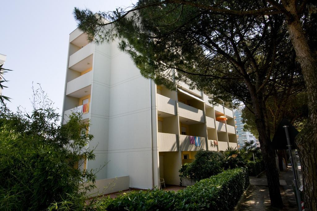 Cinzia Apartment Bibione Bagian luar foto