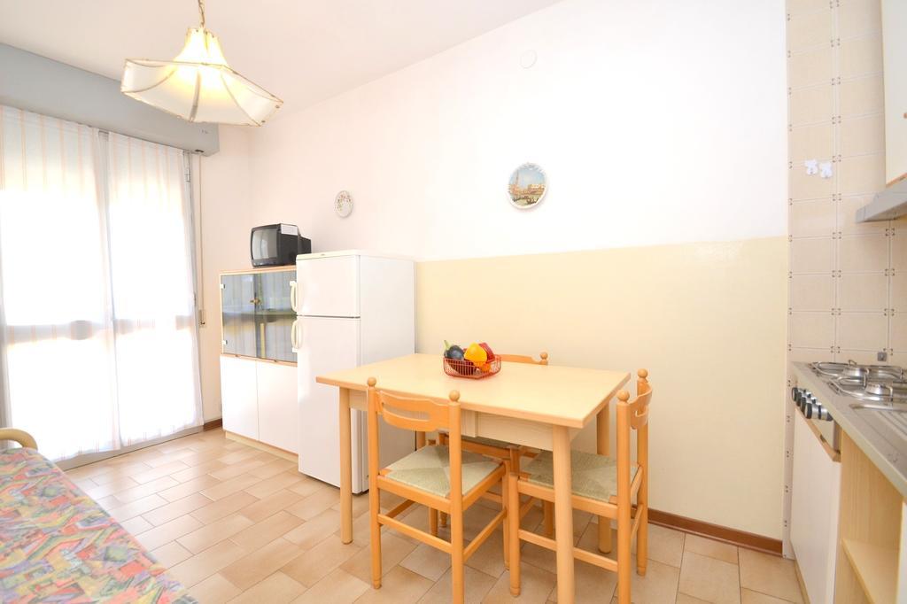 Cinzia Apartment Bibione Bagian luar foto