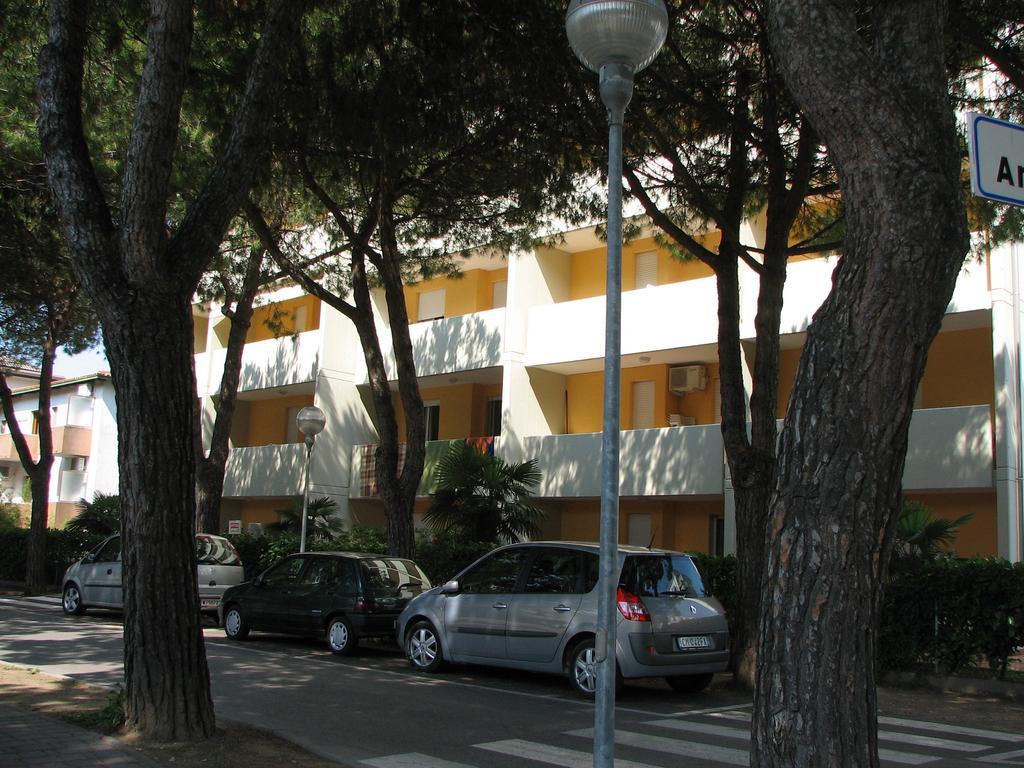 Cinzia Apartment Bibione Bagian luar foto